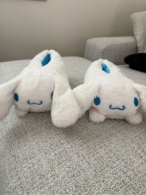 Plush Hello Kitty Cinnamonroll slippers